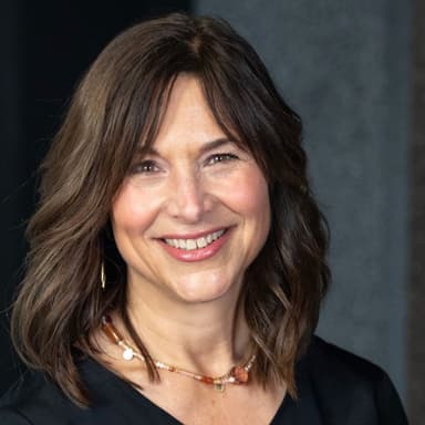 Amy Kelly Lauer