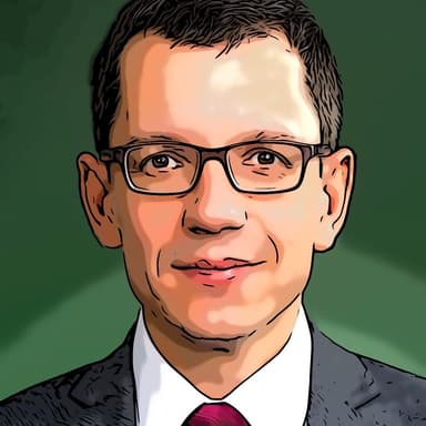 Dr. Niklas Schmidt, partner at